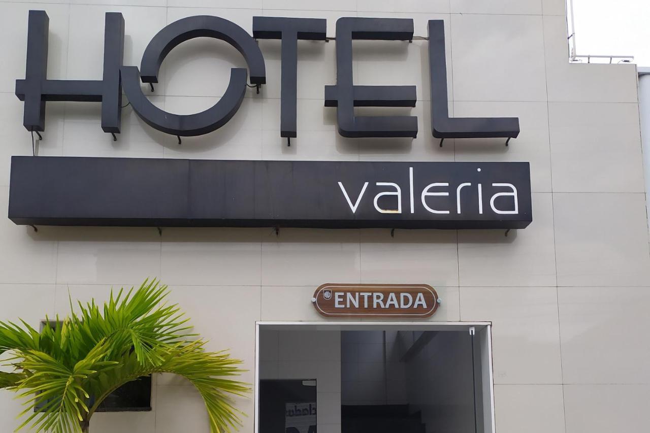 Hotel Oyo Valeria Salvador